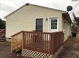 611 16th St, Radford, Va 24141 3 Beds 1 Bath 1,000 Sqft in Radford, VA