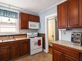 47 Mcmullen Ave # Full, Wethersfield, Ct 06109 in Wethersfield, CT (Photo 3 of 8)