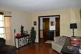 Very Clean, Newer Carpet and Paint, Wood Floors, Granite  in Taylors, SC (Photo 2 of 5)