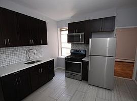 322 Avenue B Apt 1, Bayonne, Nj 07002 in Bayonne, NJ (Photo 2 of 6)