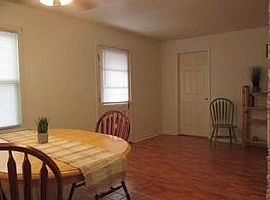 2016 Waldo Blvd, Manitowoc, Wi 54220 3 Beds 1 Bath 806 Sqft in Manitowoc, WI (Photo 3 of 7)