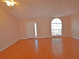 326 Sacramento St, Valrico, Fl 33594 3 Beds 2 Baths 1,436 Sqft in Valrico, FL (Photo 3 of 6)