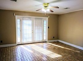 3618 Woodhill Rd, Montgomery, Al 36109  (747) 444-3766 in Montgomery, AL (Photo 3 of 8)