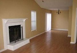 717 Cricketwood Ln, Charlotte, Nc 28215 (747) 444-3766 in Charlotte, NC (Photo 2 of 8)