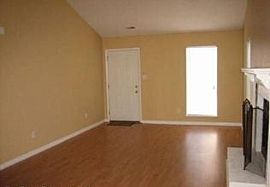 717 Cricketwood Ln, Charlotte, Nc 28215 (747) 444-3766 in Charlotte, NC (Photo 3 of 8)