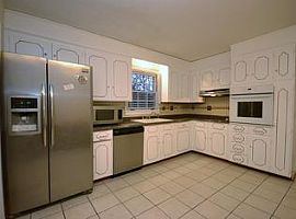 4808 Carousel Dr, Charlotte, Nc 28212 (747) 444-3766 in Charlotte, NC (Photo 4 of 8)