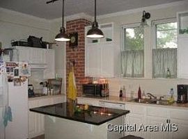 211 S Glenwood Ave, Springfield, Il 62704 (747) 444-3766 in Springfield, IL (Photo 7 of 9)