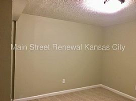 3 Beds 2beds Single Family Home  in Kansas City, MO (Photo 3 of 9)