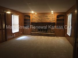 Single Family Home For Rent Asap in Lenexa, KS (Photo 8 of 10)