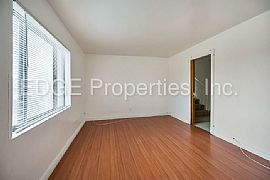 Single Family Home For Rent Asap in Thornton, CO (Photo 2 of 8)