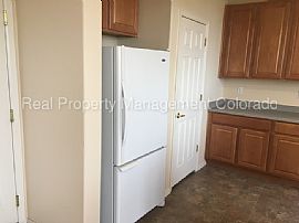 Single Family Home For Rent Asap in Denver, CO (Photo 6 of 8)