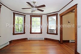 Single Family Home For Rent Asap in New London, CT (Photo 3 of 6)