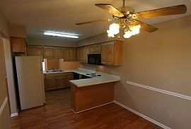  117 Halal Ct, Auburn, Al 36830 3 Beds 2 Baths 1,244 Sqft in Auburn, AL (Photo 9 of 12)