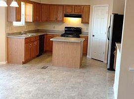  1560 Marietta Dr, Hebron, Ky 41048 3 Beds 2 Baths 1,680 Sqft in Hebron, KY (Photo 3 of 4)