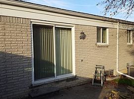 40142 Kristen Dr, Sterling Heights, Mi 48310 3 Beds 1 Bath 1,00 in Sterling Heights, MI (Photo 3 of 9)