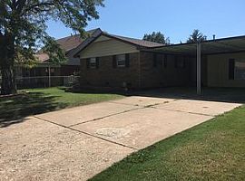 314 Nw 62nd St, Lawton, Ok 73505 4 Beds 3 Baths 1,556 Sqft in Lawton, OK (Photo 2 of 7)