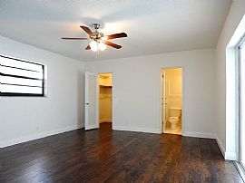 3/2 Home Ready For Move in Asap in Plantation, FL (Photo 5 of 10)