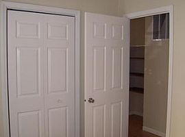 1209 Kenwood Rd, Champaign, Il 61821 3 Beds 1.5 Baths 1,400 Sqf in Champaign, IL (Photo 3 of 8)