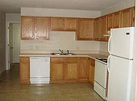 1209 Kenwood Rd, Champaign, Il 61821 3 Beds 1.5 Baths 1,400 Sqf in Champaign, IL (Photo 7 of 8)