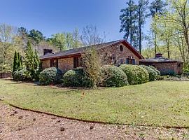 111 Pinewood Dr, Piedmont, Sc 29673 3 Beds 2.5 Baths 2,257 Sqft in Piedmont, SC (Photo 3 of 7)