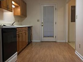 804 Wilson Ave, Valdosta, Ga 31602 3 Beds 1 Bath 960 Sqft in Valdosta, GA (Photo 4 of 8)