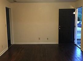 804 Wilson Ave, Valdosta, Ga 31602 3 Beds 1 Bath 960 Sqft in Valdosta, GA (Photo 5 of 8)