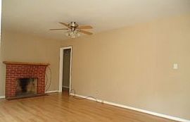 417 Canna Dr, Valdosta, Ga 31602 3 Beds 2 Baths 1,612 Sqft in Valdosta, GA (Photo 3 of 10)