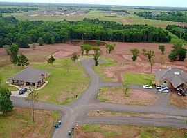 320 W Wild Horse, Stillwater, Ok 74075 4 Beds 3 Baths 2,280 Sqf in Stillwater, OK (Photo 8 of 8)