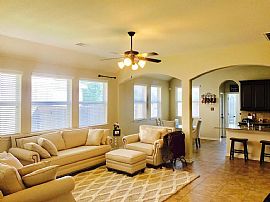 6718 Hunters Trace Ln, Baytown. in Baytown, TX (Photo 9 of 12)