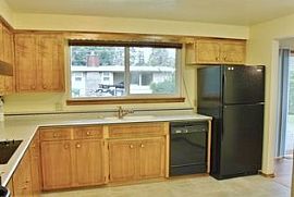 2221 Shirley St Se, Lacey, Wa 98503 4 Beds 1.5 Baths 1,710 Sqft in Lacey, WA (Photo 5 of 8)