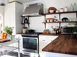 3 Beds 2 Baths in Los Angeles, CA (Photo 3 of 3)