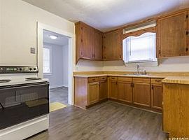 Home( 851 Se 23rd St, Gainesville, Fl 32641 2 Beds 1 Bath 800  in Gainesville, FL (Photo 3 of 5)