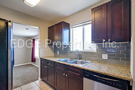 Single Family Home For Rent in Denver, CO (Photo 3 of 7)