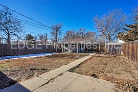 Single Family Home For Rent in Denver, CO (Photo 6 of 7)