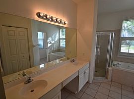 2808 Spring Meadow Dr, Plant City, Fl 33566 4 Beds 2 Baths 1,80 in Plant City, FL (Photo 3 of 4)