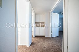 Single Family Home For Rent in Glendale, AZ (Photo 5 of 6)