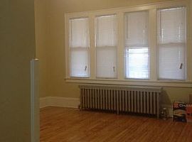 3149 S 15th St, Milwaukee, Wi 53215 3 Beds 2 Baths 1,100 Sqft in Milwaukee, WI (Photo 5 of 8)