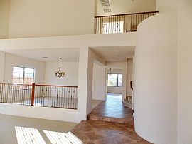 4 Bed, 3.5 Bath, 4464 Sqft, $1,495 in Phoenix, AZ (Photo 2 of 12)