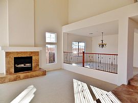 4 Bed, 3.5 Bath, 4464 Sqft, $1,495 in Phoenix, AZ (Photo 3 of 12)