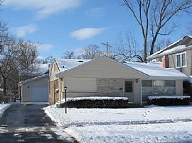 3 Bed, 1.5 Bath, 1750 Sqft, $1200 in Arlington Heights, IL