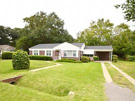 Beautifully Maintained Brick House in Charleston, SC