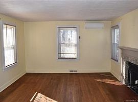 4 Laurel Circle Dr, Norwich, Ct 06360 in Norwich, CT (Photo 4 of 6)