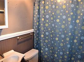 4 Laurel Circle Dr, Norwich, Ct 06360 in Norwich, CT (Photo 5 of 6)