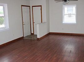  202 East Dr, Princeton, Wv 24740 3 Beds 1 Bath 984 Sqft in Princeton, WV (Photo 5 of 5)