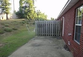 695 Yeager Ln, Auburn, Al 36832 (334) 708-2169 in Auburn, AL (Photo 4 of 8)