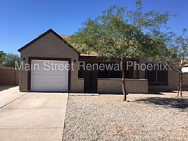 Single Family Home For Rent in Glendale, AZ
