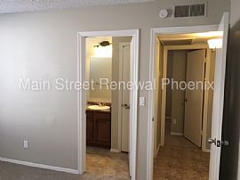 Single Family Home For Rent in Glendale, AZ (Photo 5 of 6)