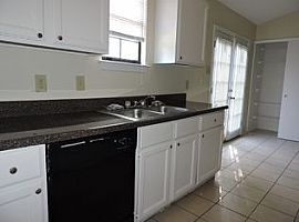 5765 Ashridge Pl, Memphis, Tn 38141 3 Beds 2 Baths 1,327 Sqft in Memphis, TN (Photo 2 of 12)