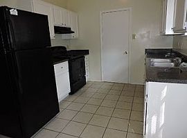 5765 Ashridge Pl, Memphis, Tn 38141 3 Beds 2 Baths 1,327 Sqft in Memphis, TN (Photo 3 of 12)