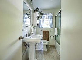 53rd Ave N, Nashville, Tn 37209 2 Beds 1 Bath 1,000 Sqft in Nashville, TN (Photo 10 of 10)